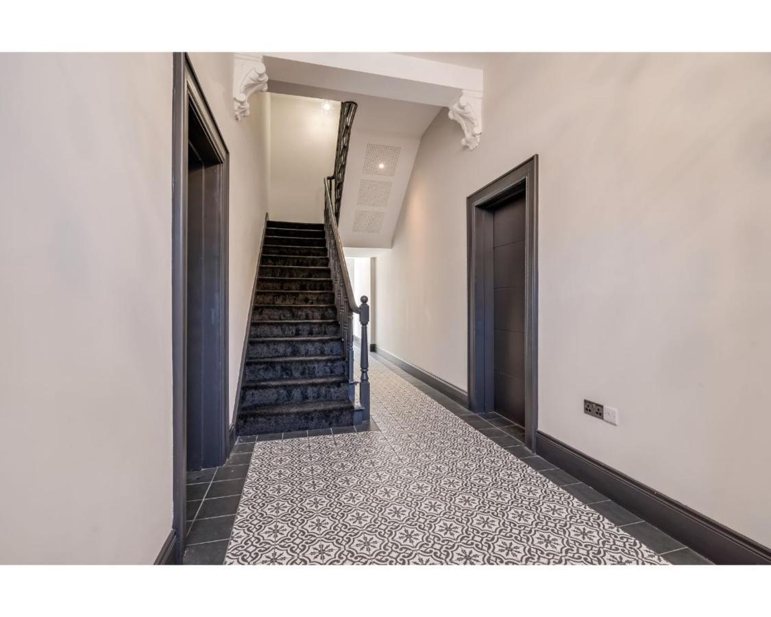 Central Belfast Apartments: University Street Bagian luar foto