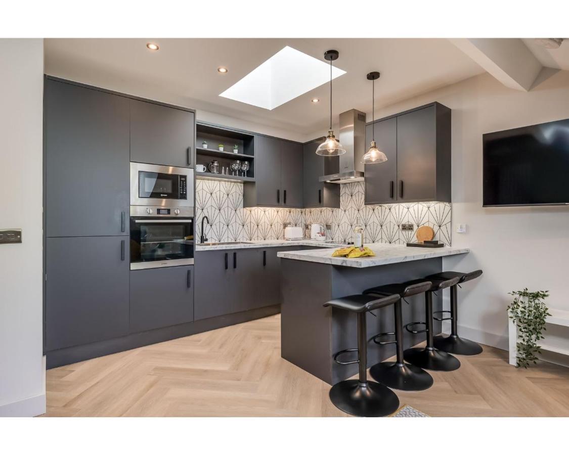 Central Belfast Apartments: University Street Bagian luar foto